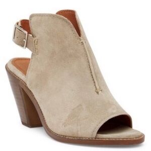 Frye Women's Courtney Ash Sandals Beige Suede Slingback Open Toe Peep Toe 7.5